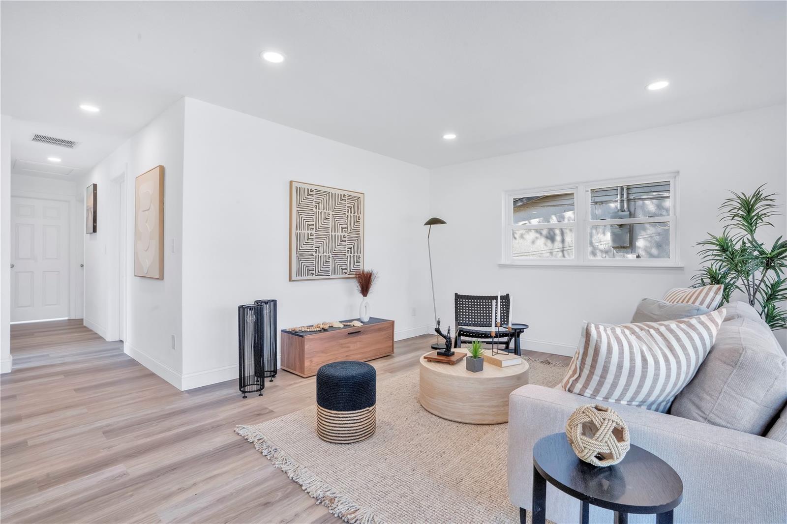 Image 11 of 41 For 1499 Wilton Avenue