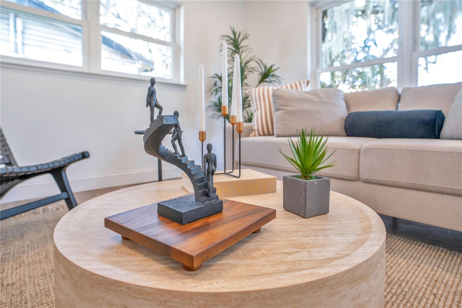 Image 13 of 41 For 1499 Wilton Avenue