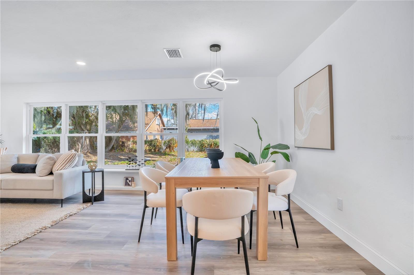 Image 16 of 41 For 1499 Wilton Avenue