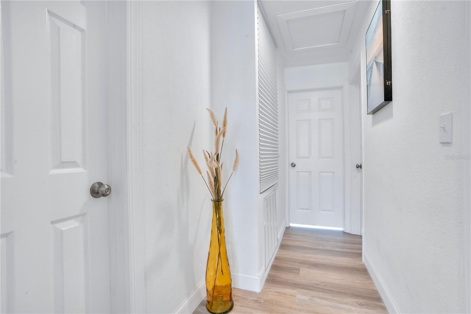 Image 22 of 41 For 1499 Wilton Avenue