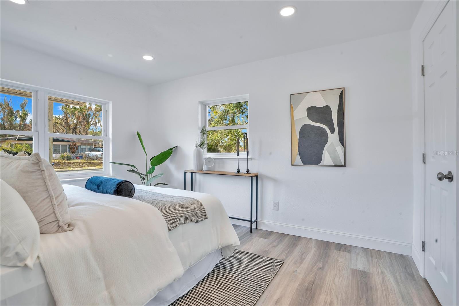 Image 23 of 41 For 1499 Wilton Avenue