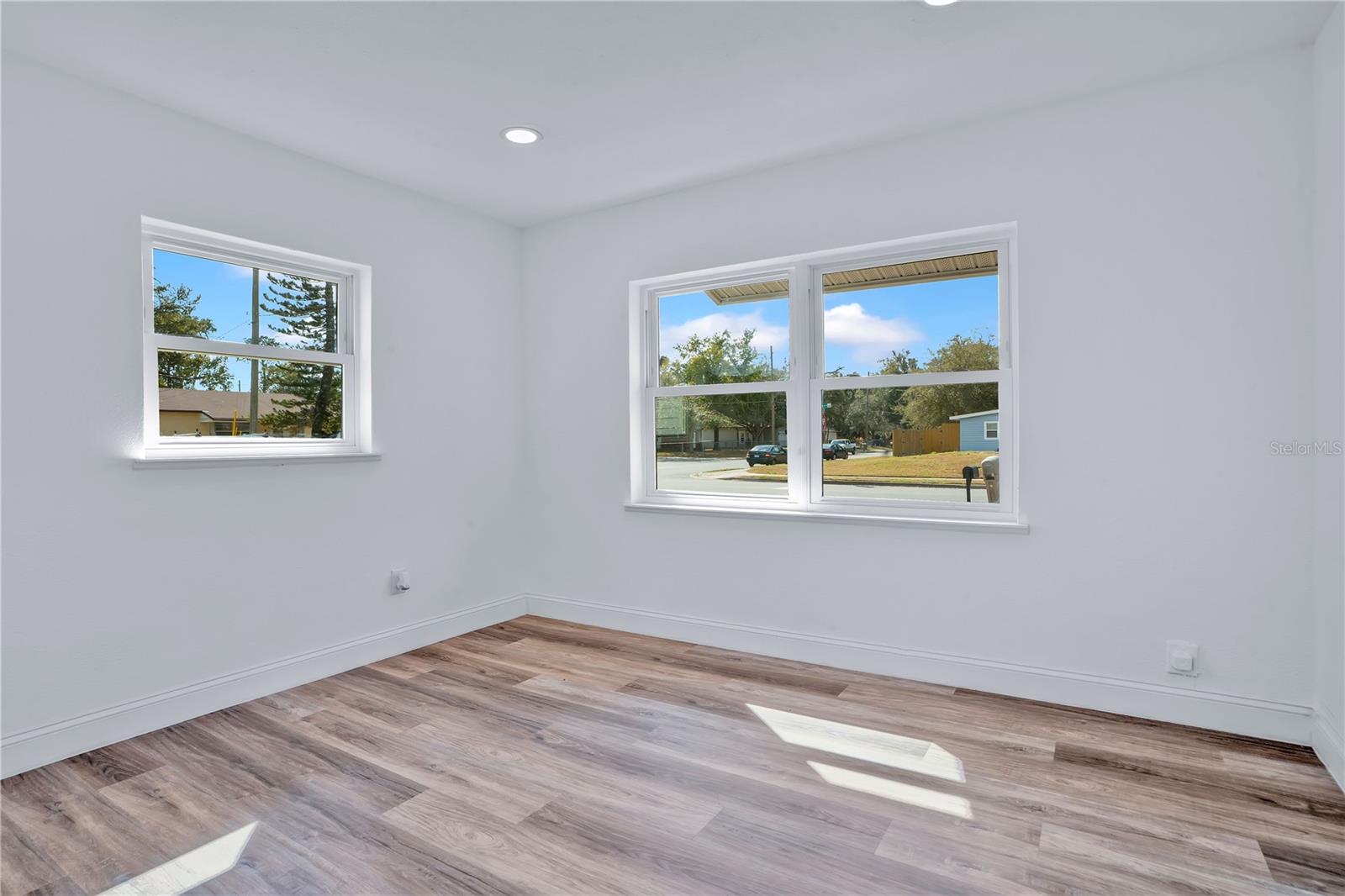 Image 26 of 41 For 1499 Wilton Avenue