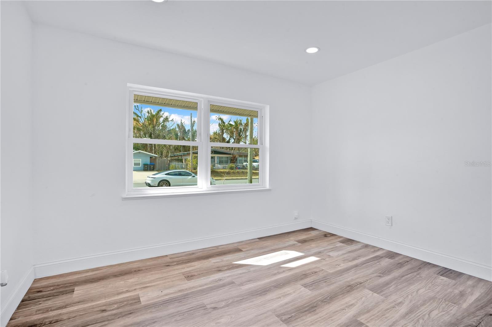 Image 31 of 41 For 1499 Wilton Avenue