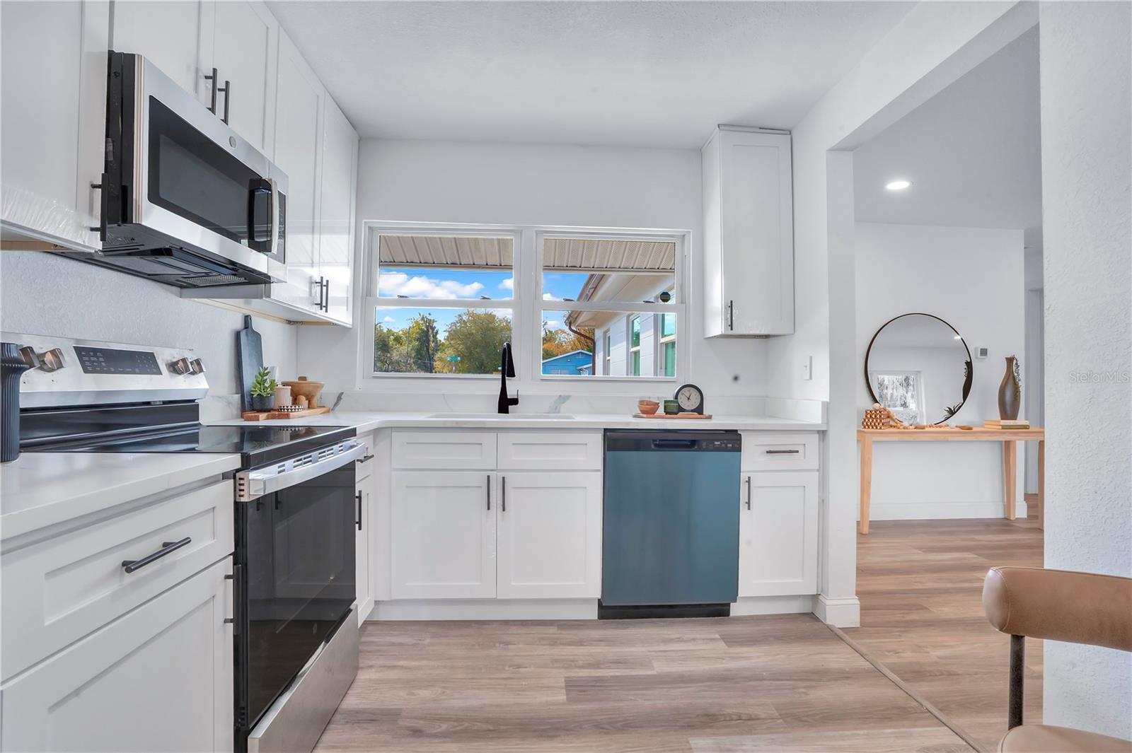 Image 4 of 41 For 1499 Wilton Avenue