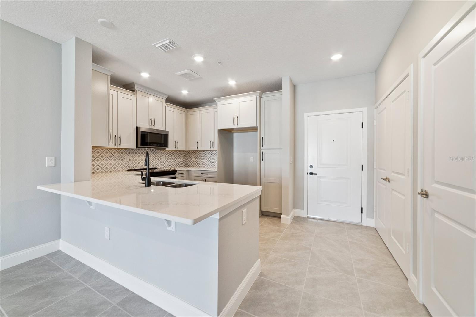 Image 5 of 26 For 7557 Laureate Boulevard 6401