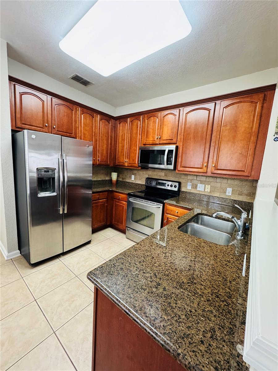 Image 3 of 22 For 6908 Sperone Street