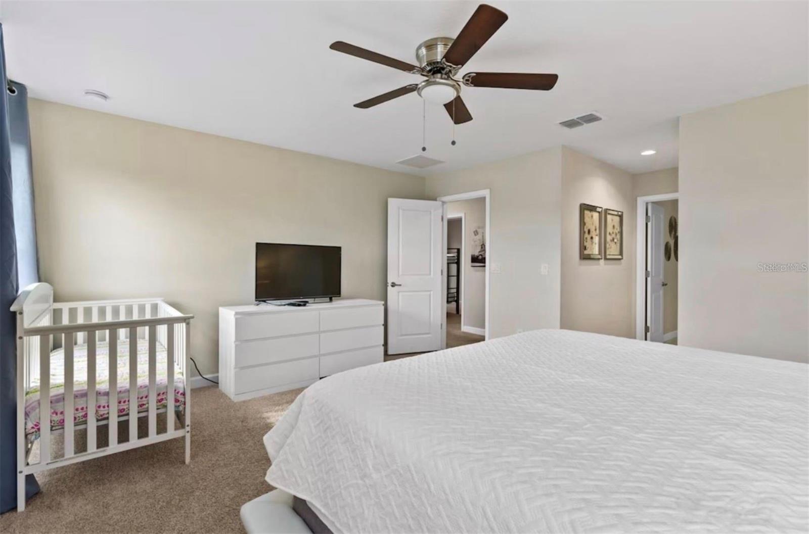 Image 22 of 38 For 4700 Sleepy Hollow Drive