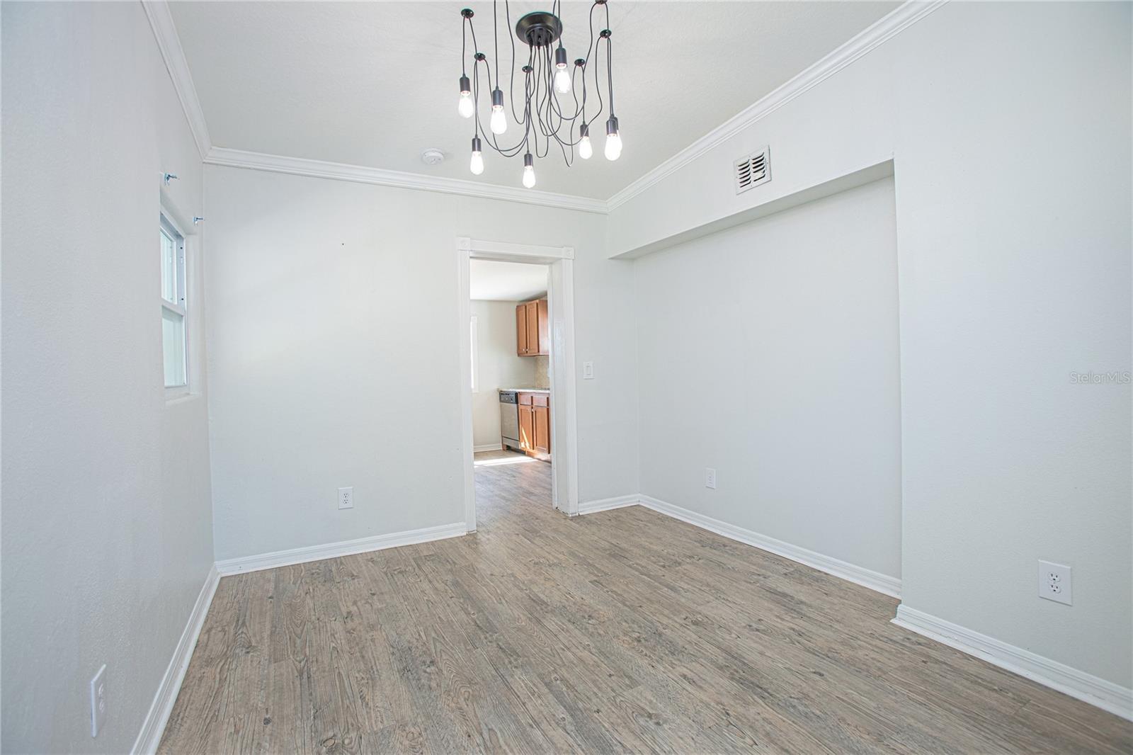 Image 15 of 16 For 422 Charlotte Street