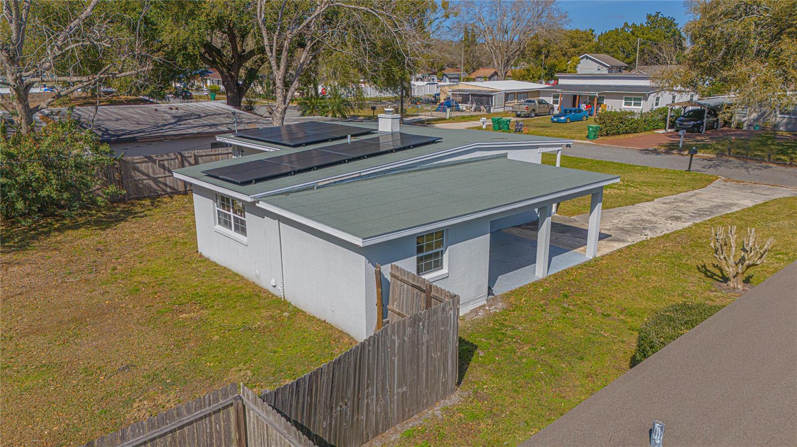 Image 2 of 16 For 422 Charlotte Street