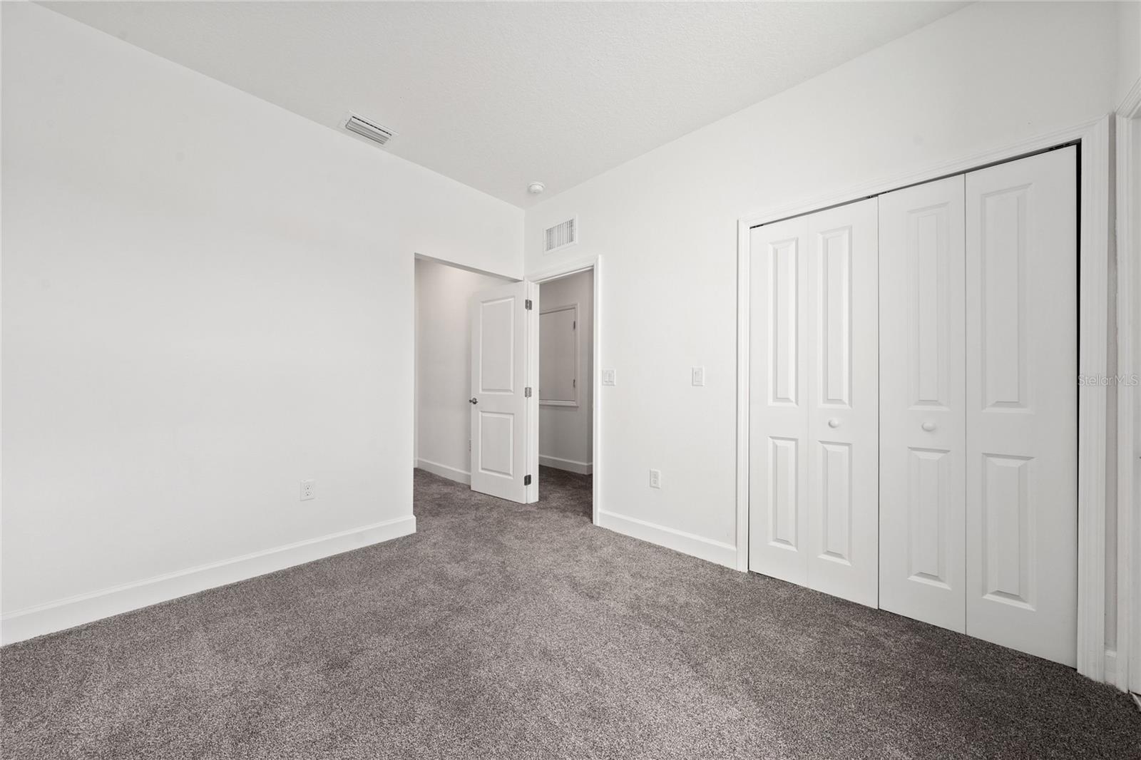 Image 13 of 43 For 462 Lake Shore Parkway