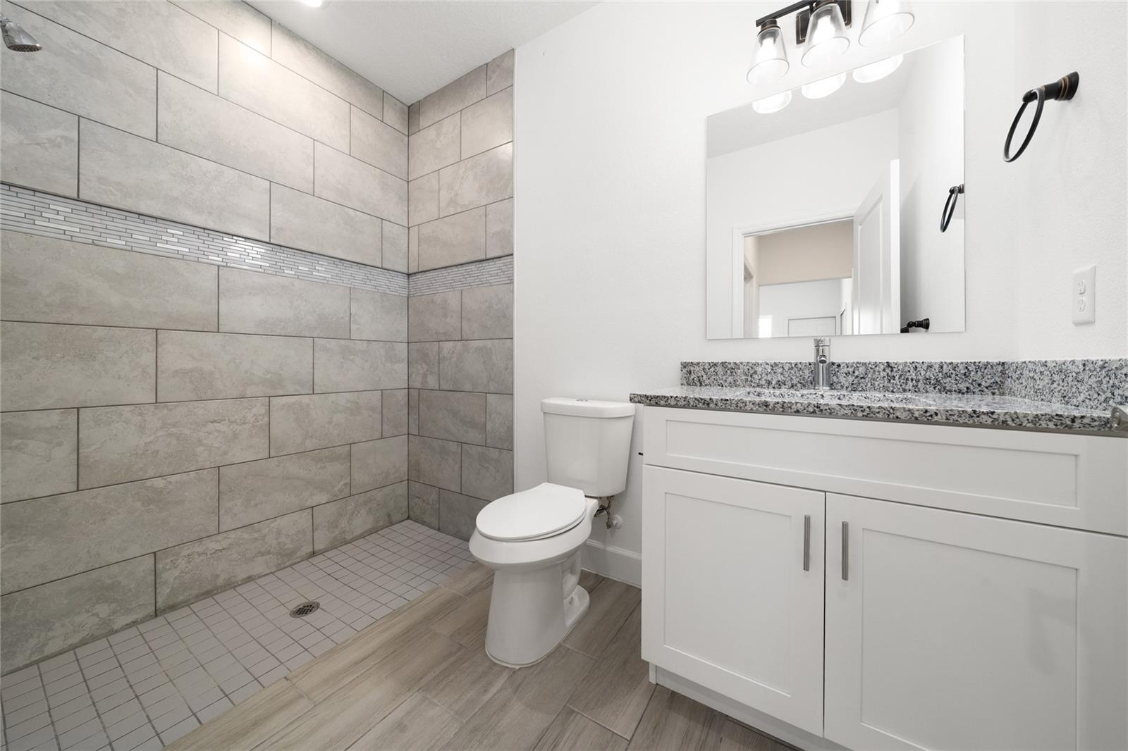 Image 14 of 43 For 462 Lake Shore Parkway