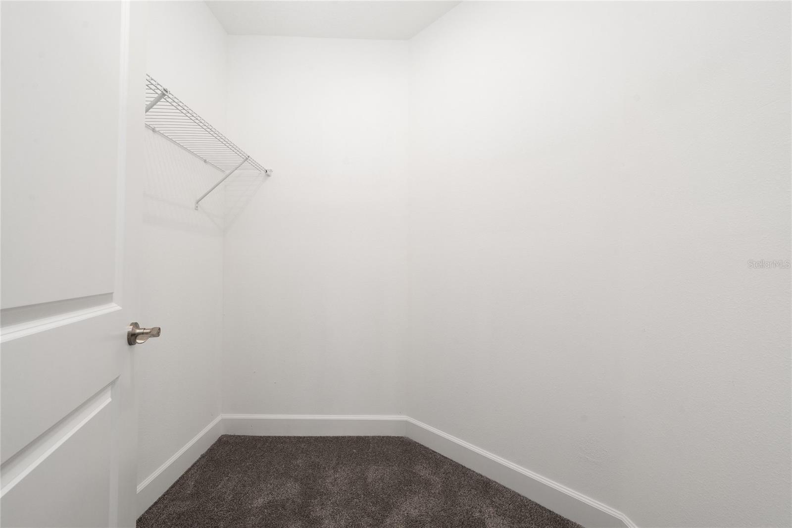 Image 24 of 43 For 462 Lake Shore Parkway