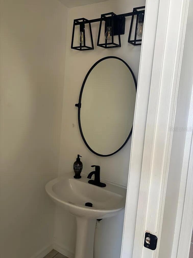 Image 12 of 18 For 2916 Dickens Circle