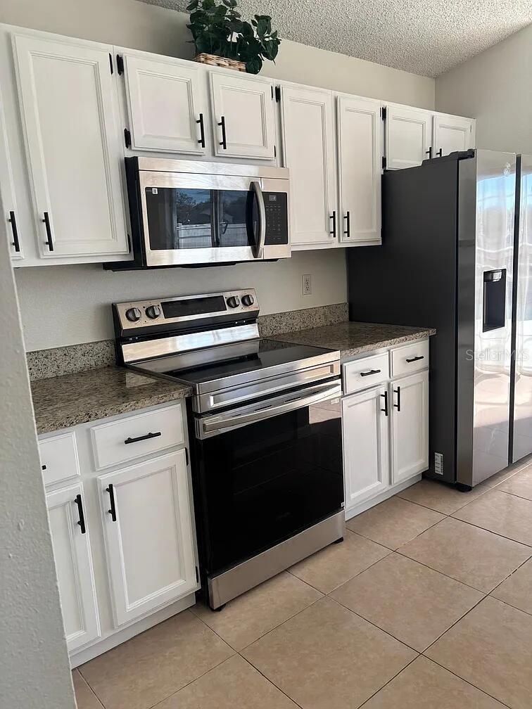 Image 8 of 18 For 2916 Dickens Circle