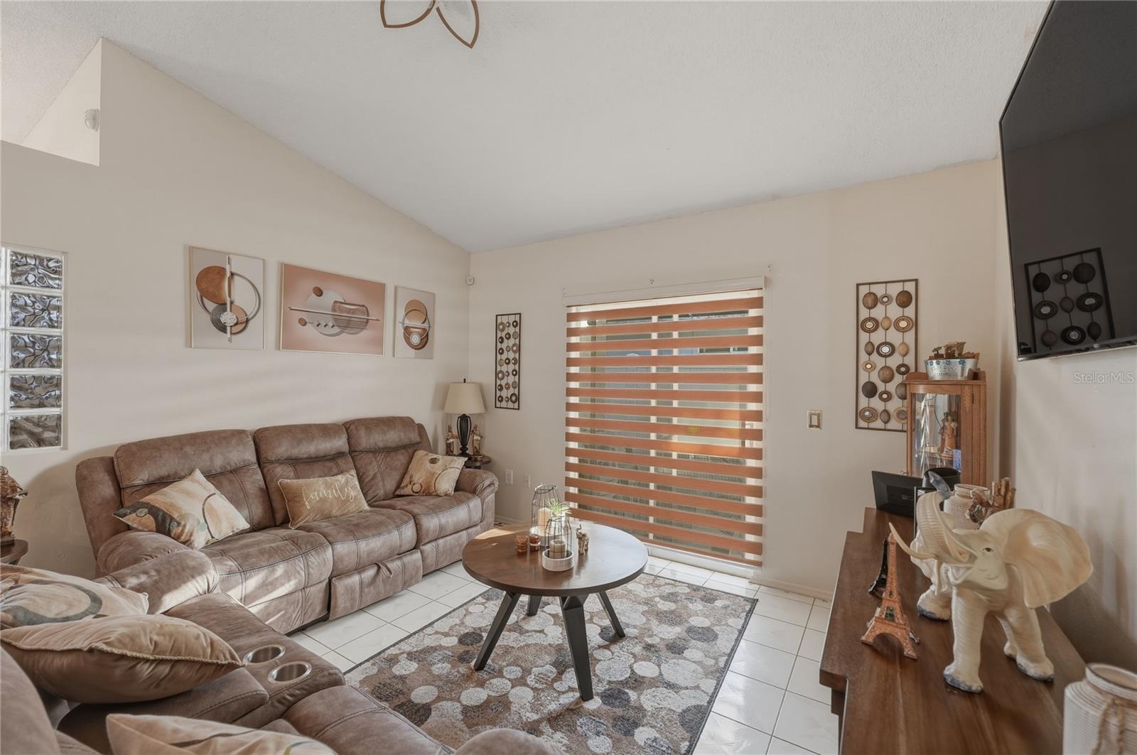 Image 23 of 52 For 1521 Larks Nest Court