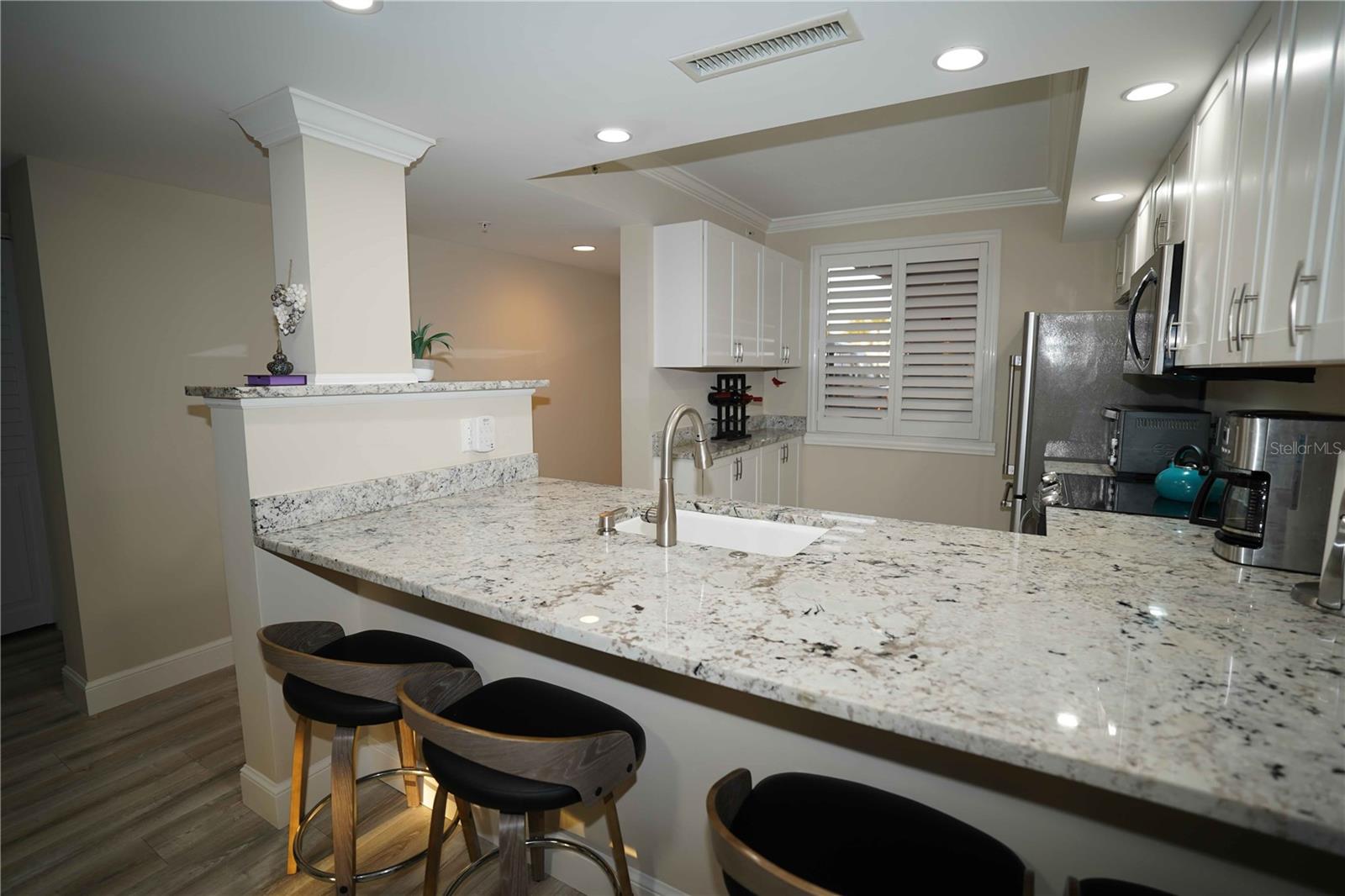 Image 4 of 29 For 2101 Marina Isle Way 104