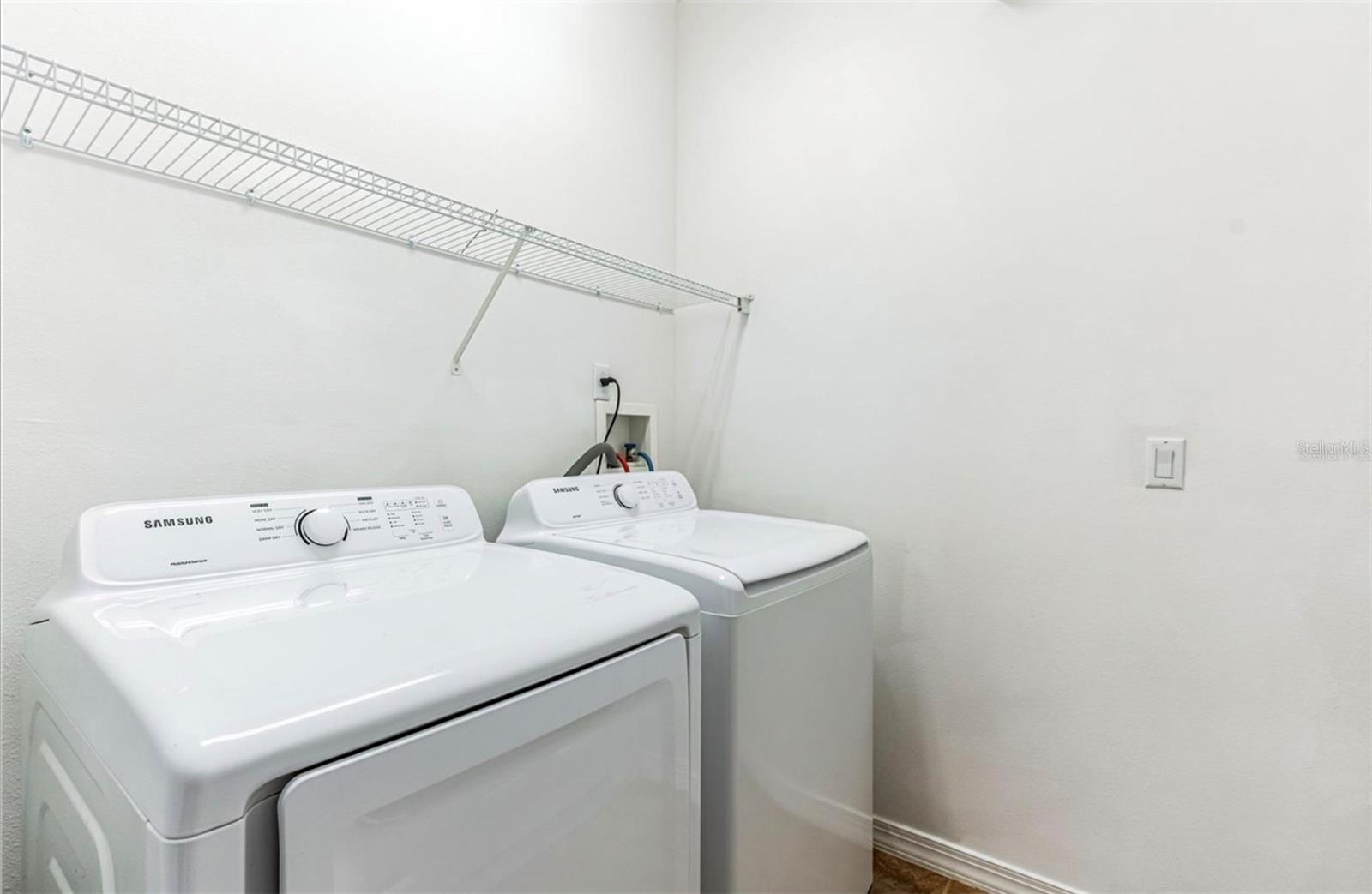 Listing photo id 12 for 4901 Culdesac Court