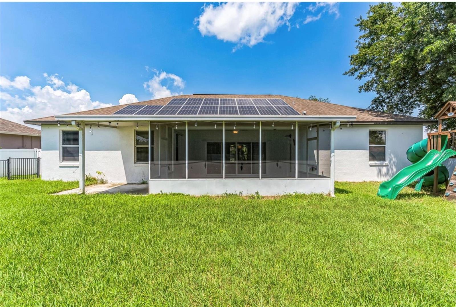 Listing photo id 15 for 4901 Culdesac Court