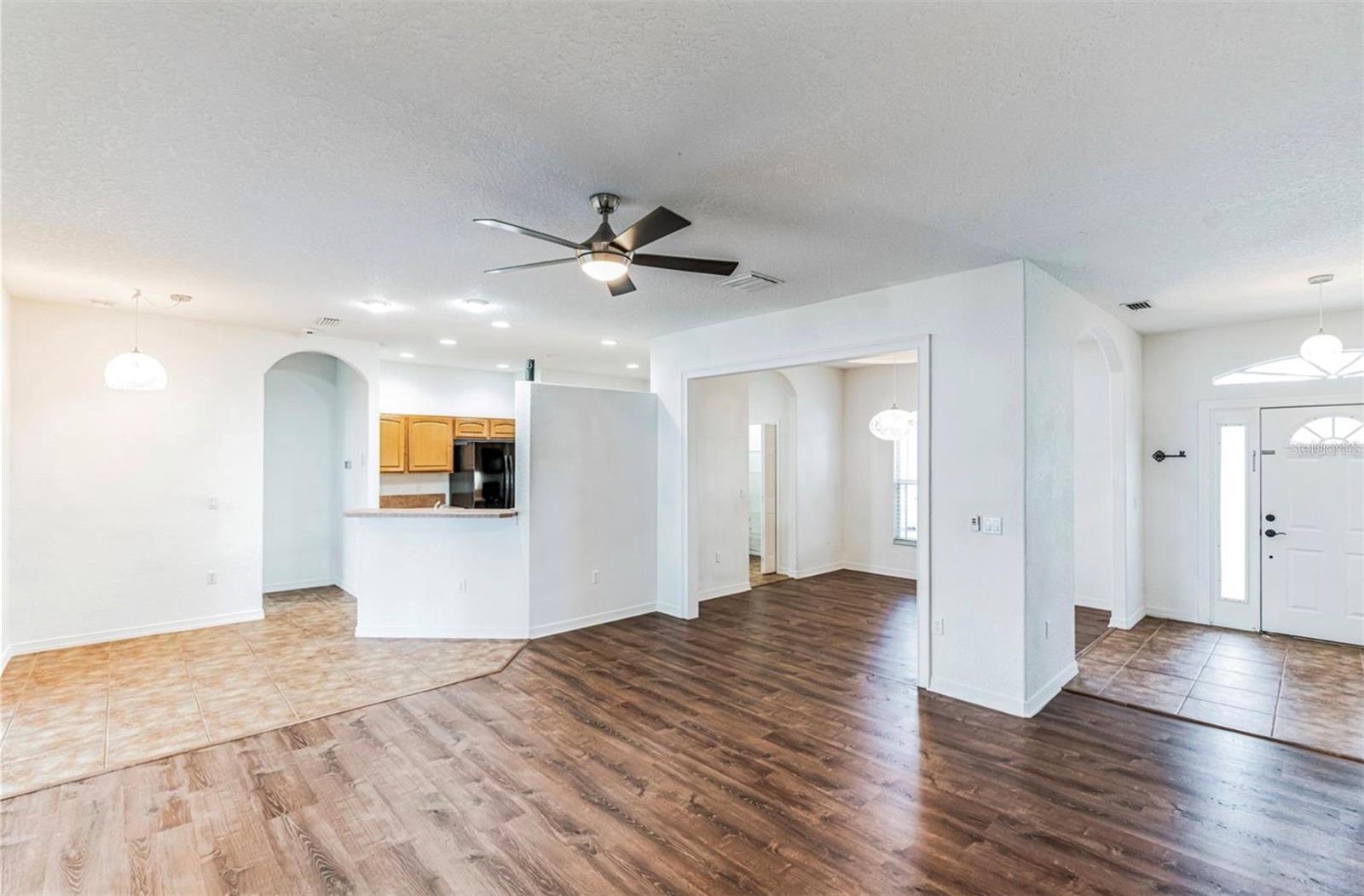 Listing photo id 0 for 4901 Culdesac Court