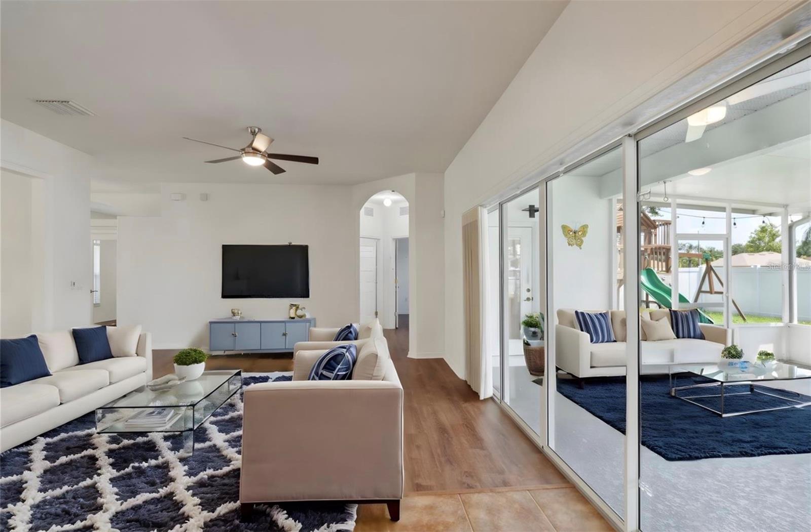 Listing photo id 3 for 4901 Culdesac Court