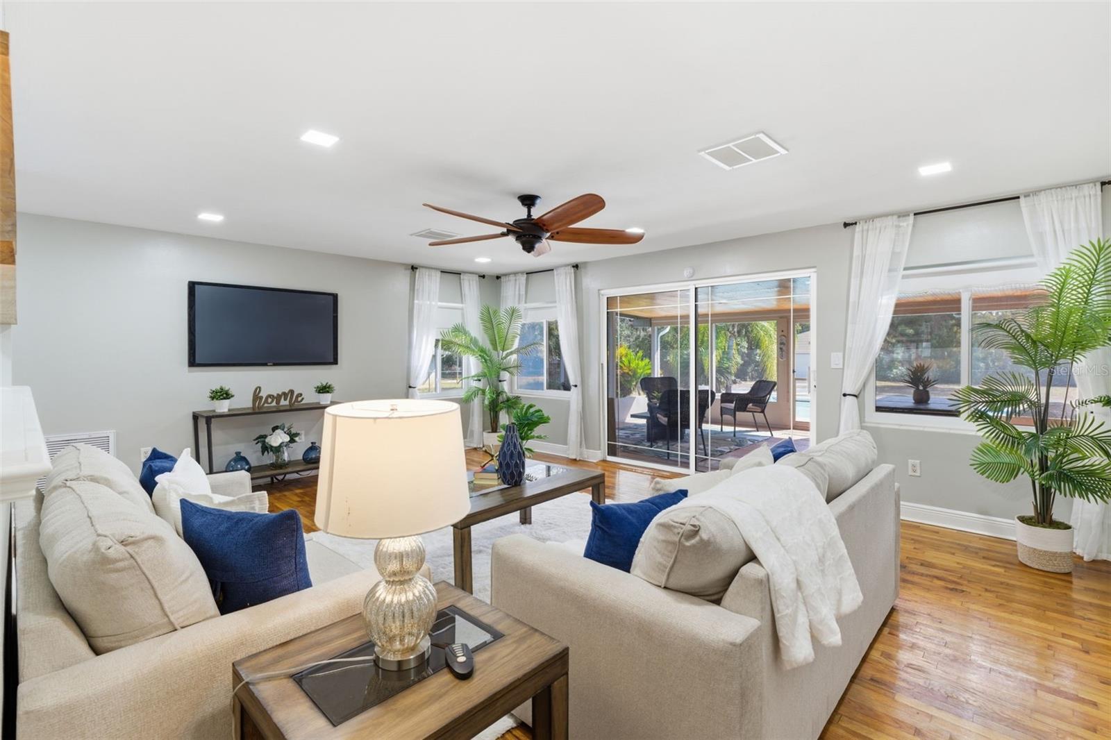 Image 17 of 56 For 124 Lake Molly Avenue