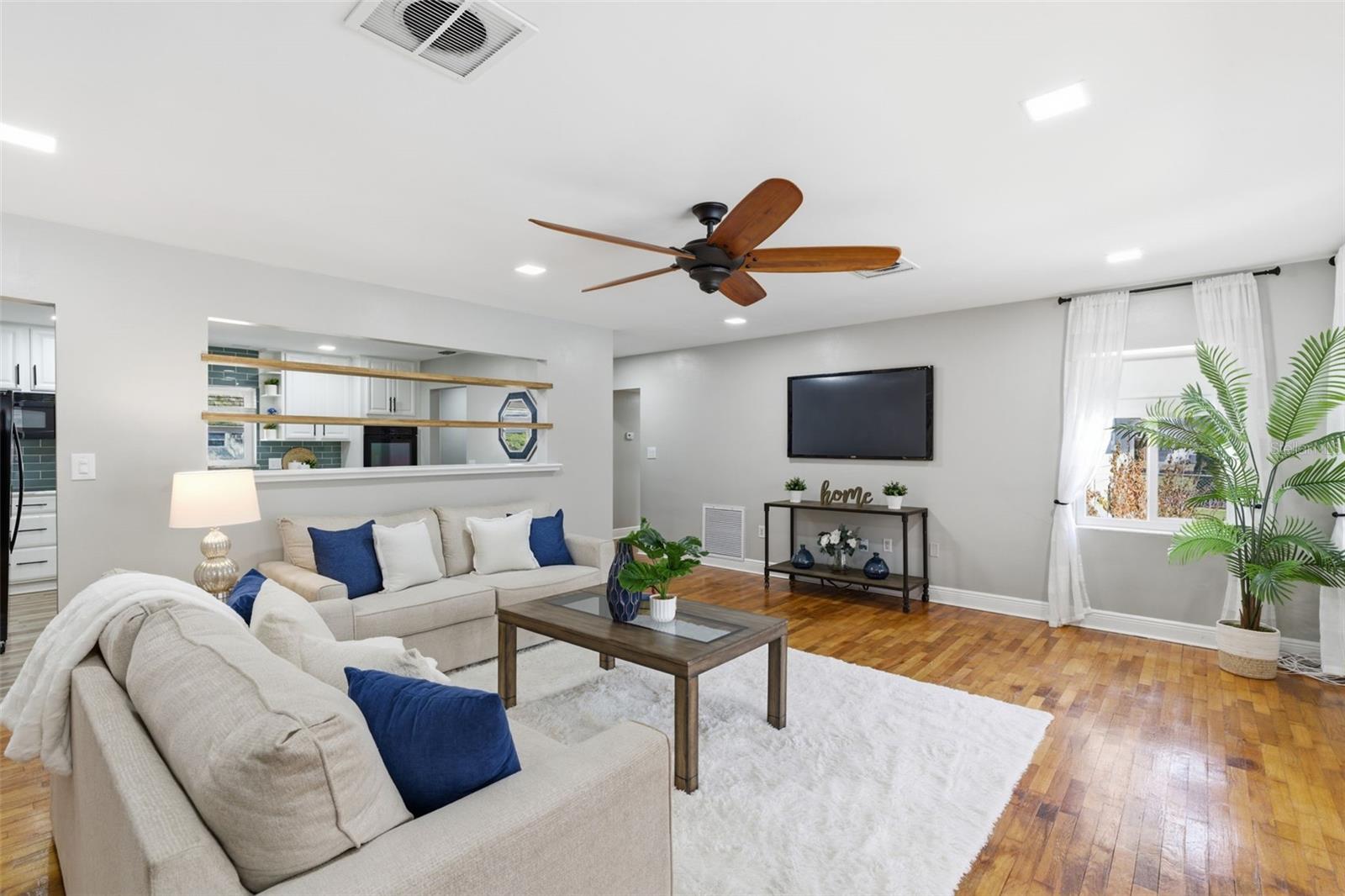 Image 18 of 56 For 124 Lake Molly Avenue