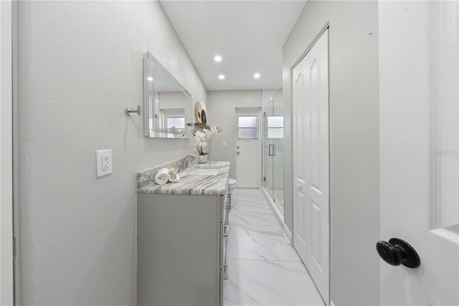 Image 21 of 56 For 124 Lake Molly Avenue