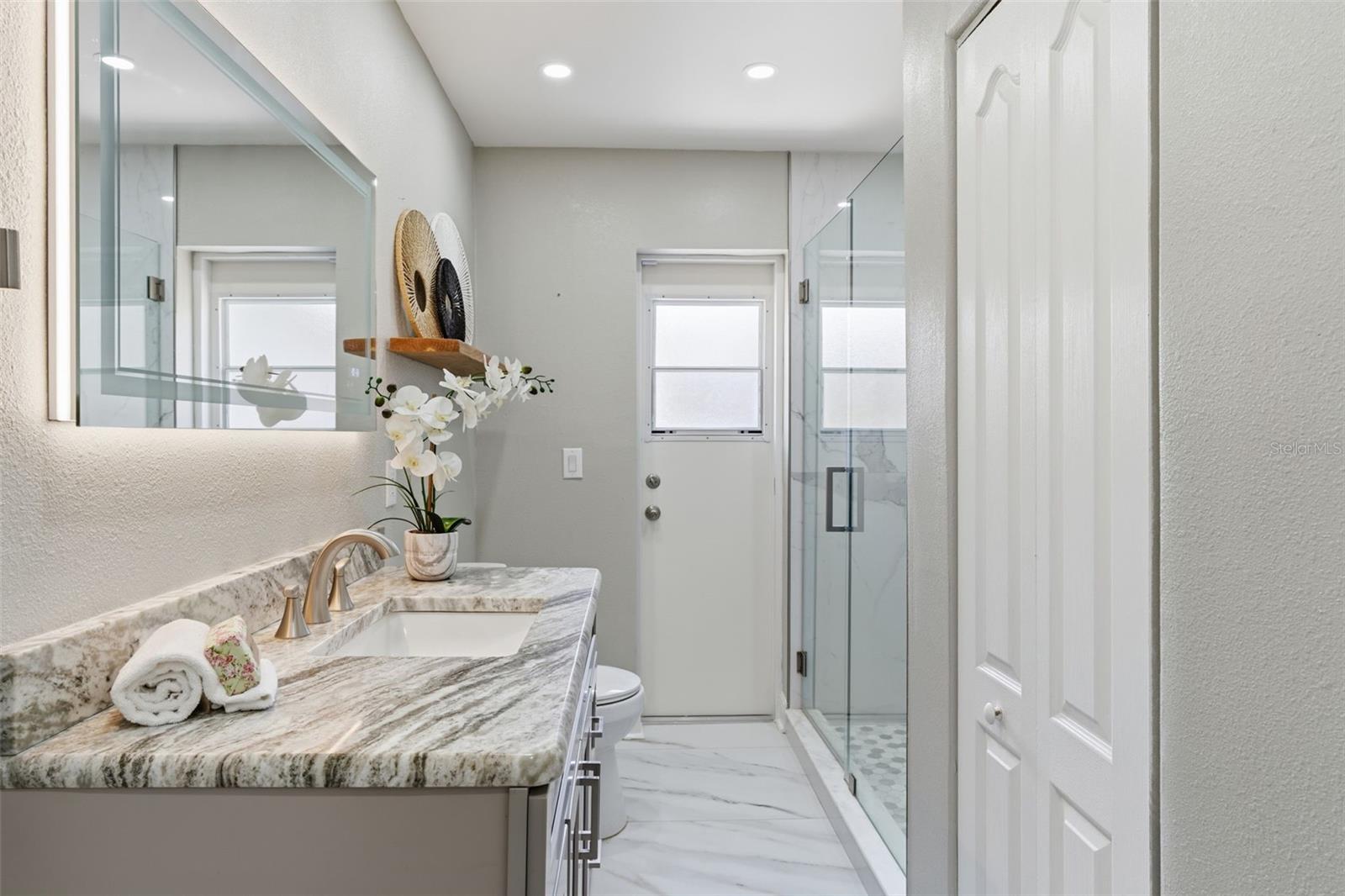 Image 22 of 56 For 124 Lake Molly Avenue