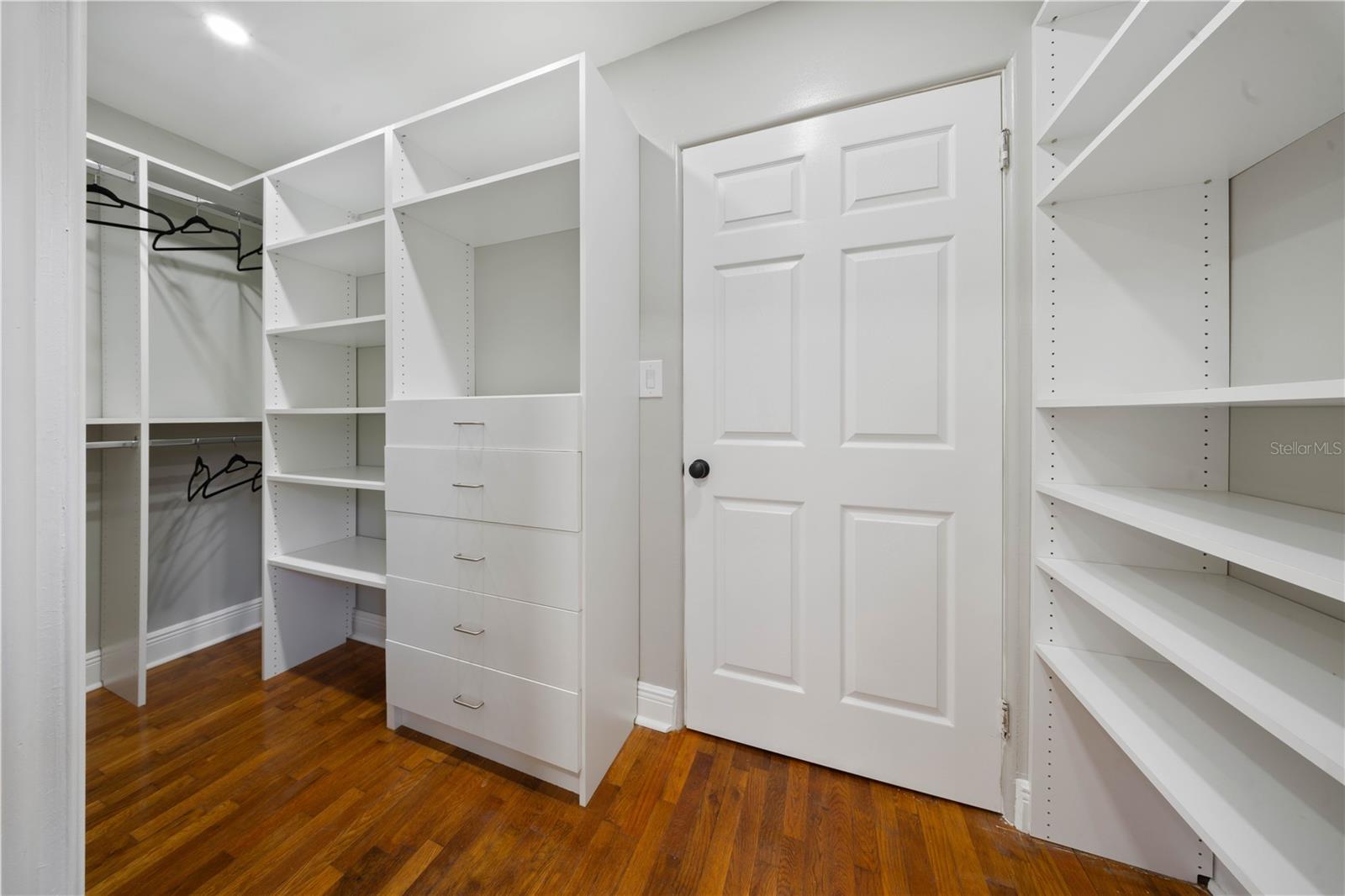 Image 29 of 56 For 124 Lake Molly Avenue