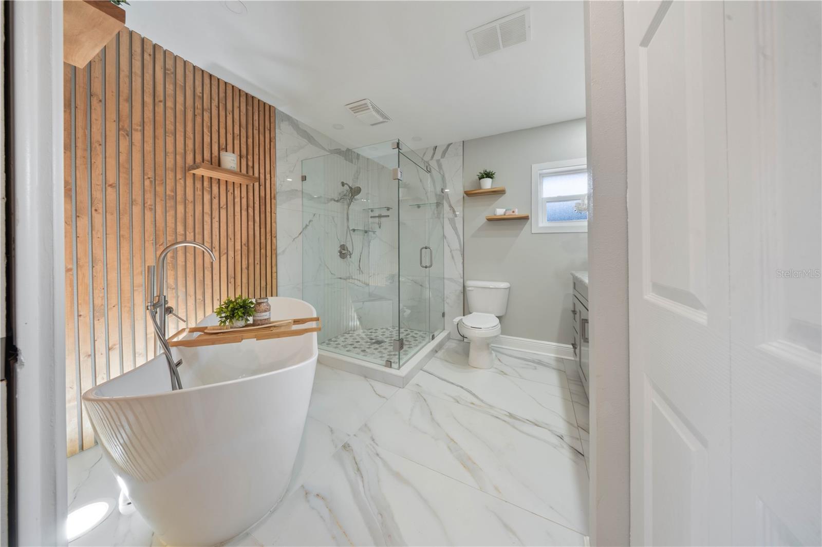 Image 32 of 56 For 124 Lake Molly Avenue