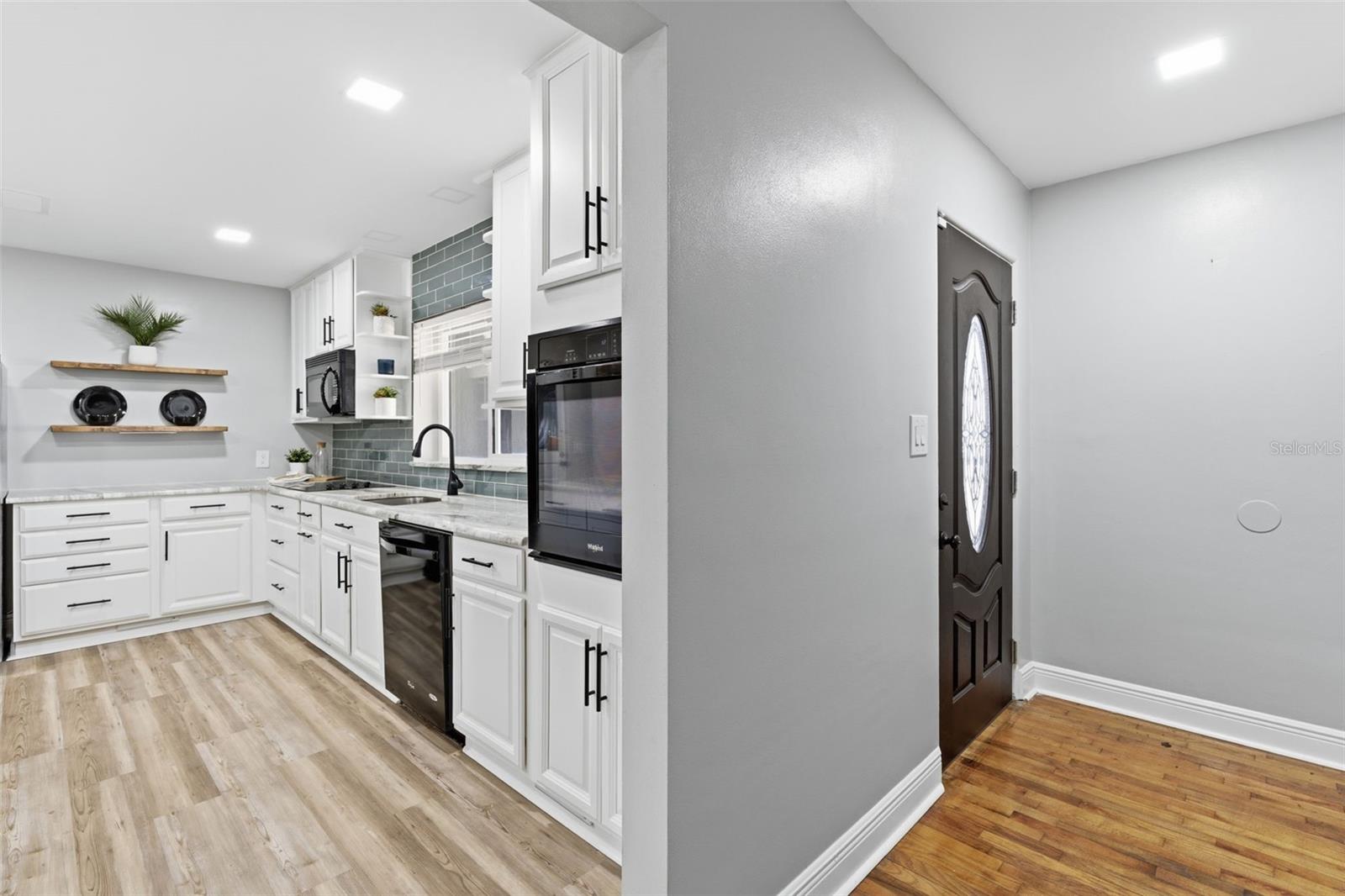 Image 5 of 56 For 124 Lake Molly Avenue