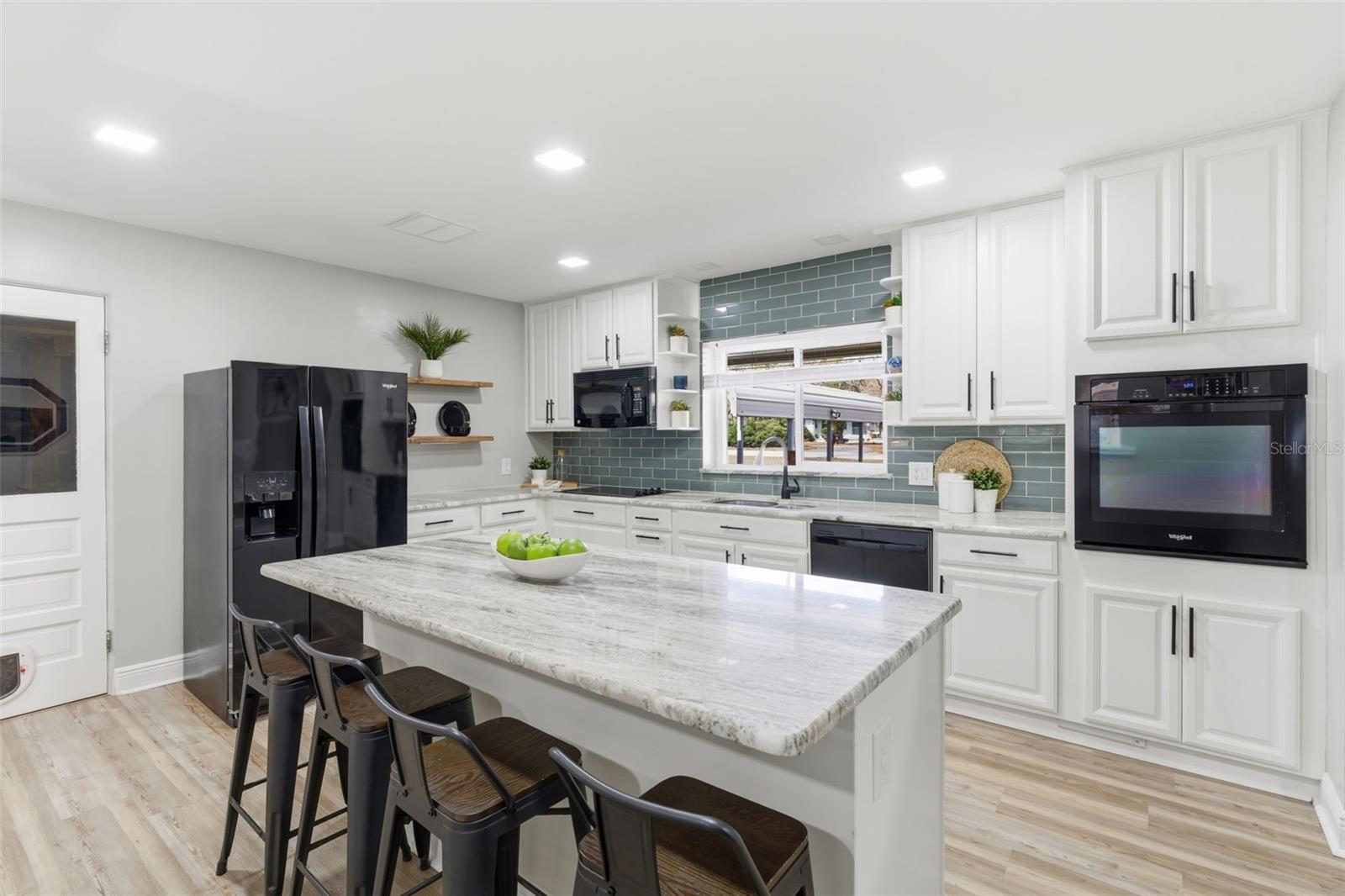 Image 9 of 56 For 124 Lake Molly Avenue