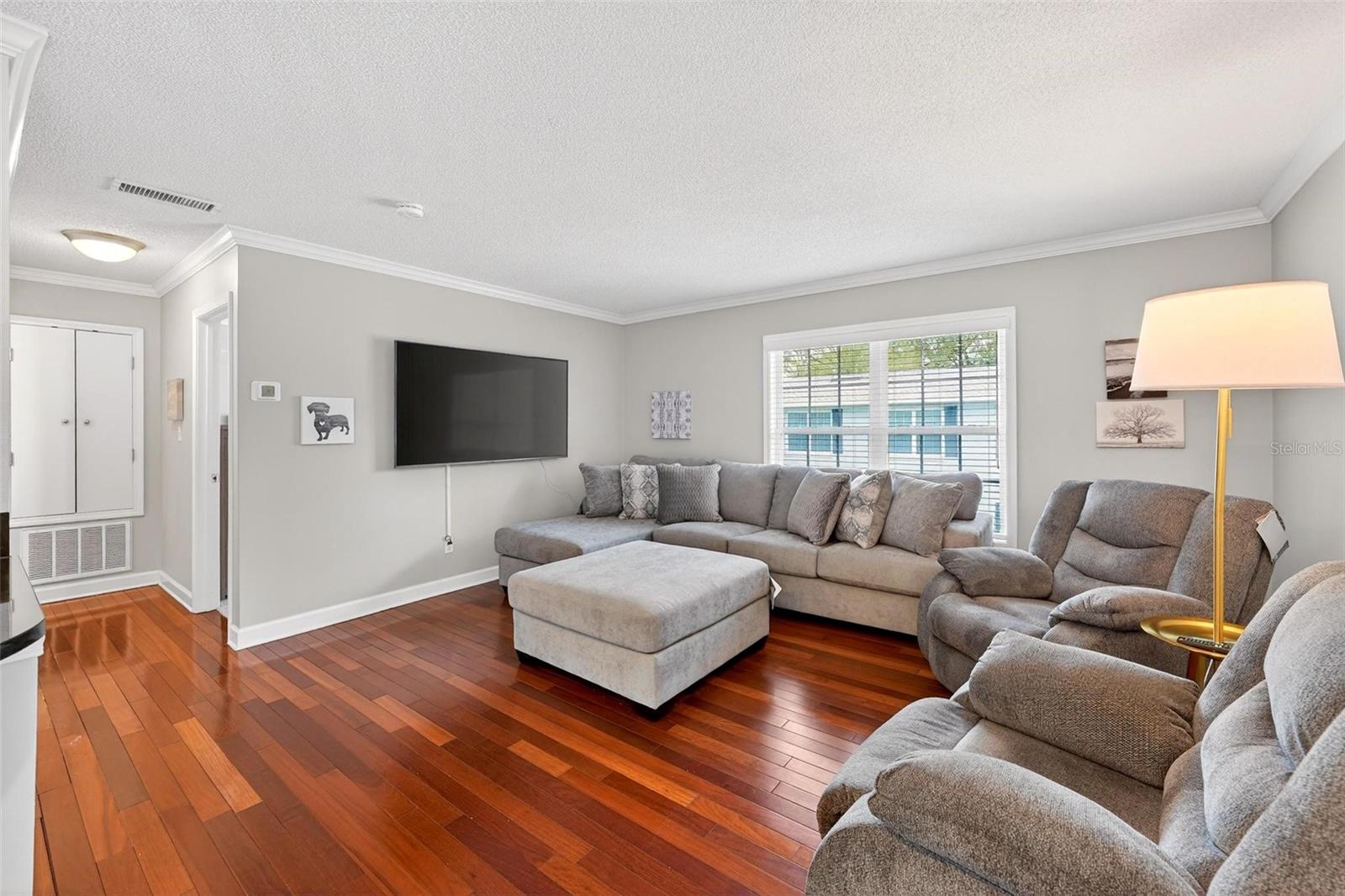 Image 13 of 34 For 4870 Conway Road 106