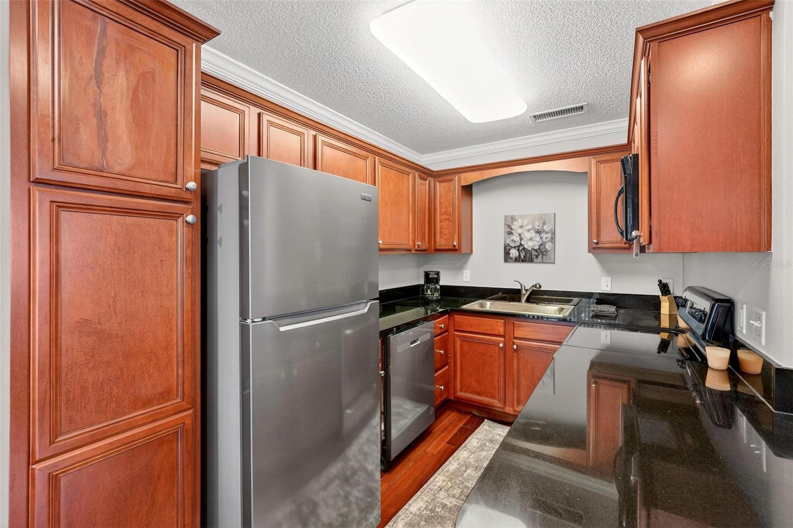 Image 21 of 34 For 4870 Conway Road 106