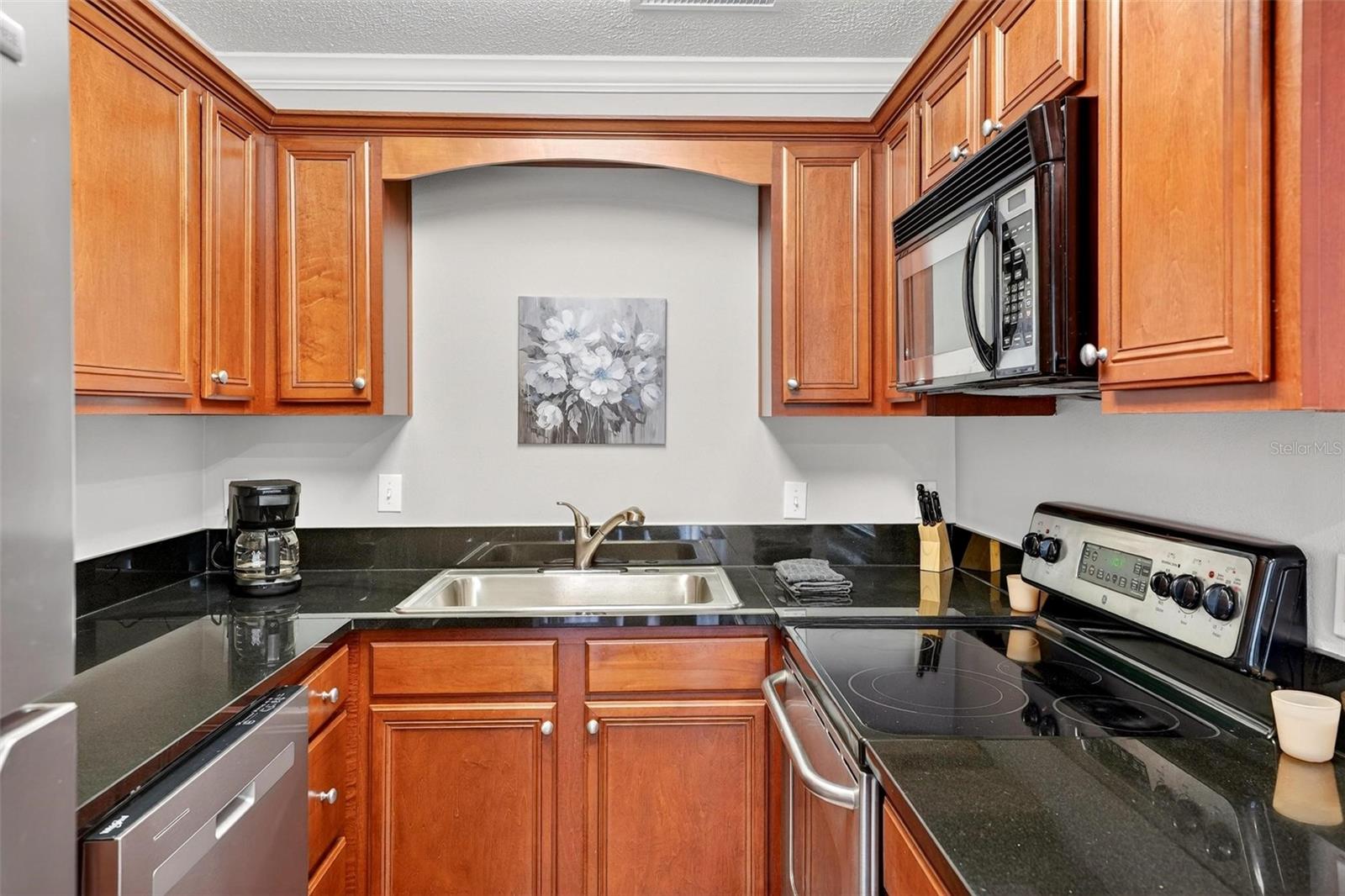 Image 22 of 34 For 4870 Conway Road 106