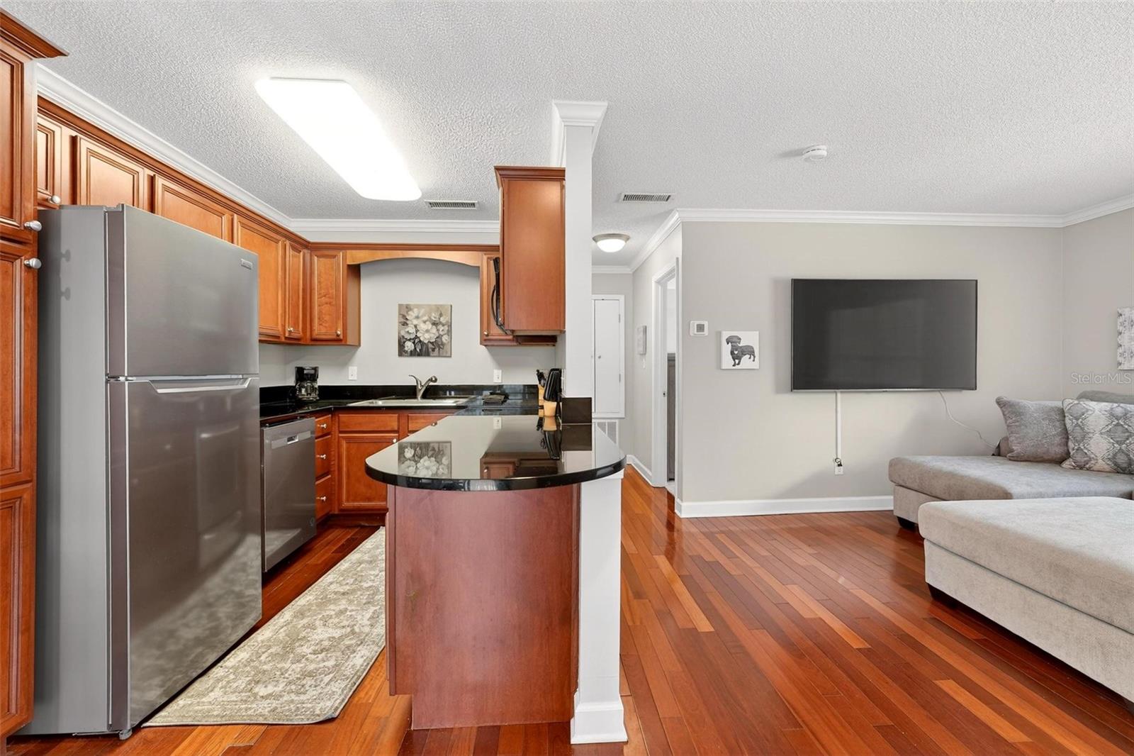 Image 28 of 34 For 4870 Conway Road 106