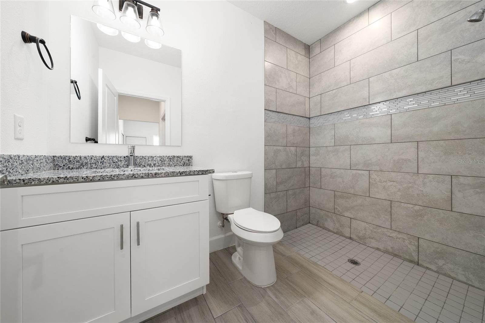 Image 16 of 43 For 460 Lake Shore Parkway