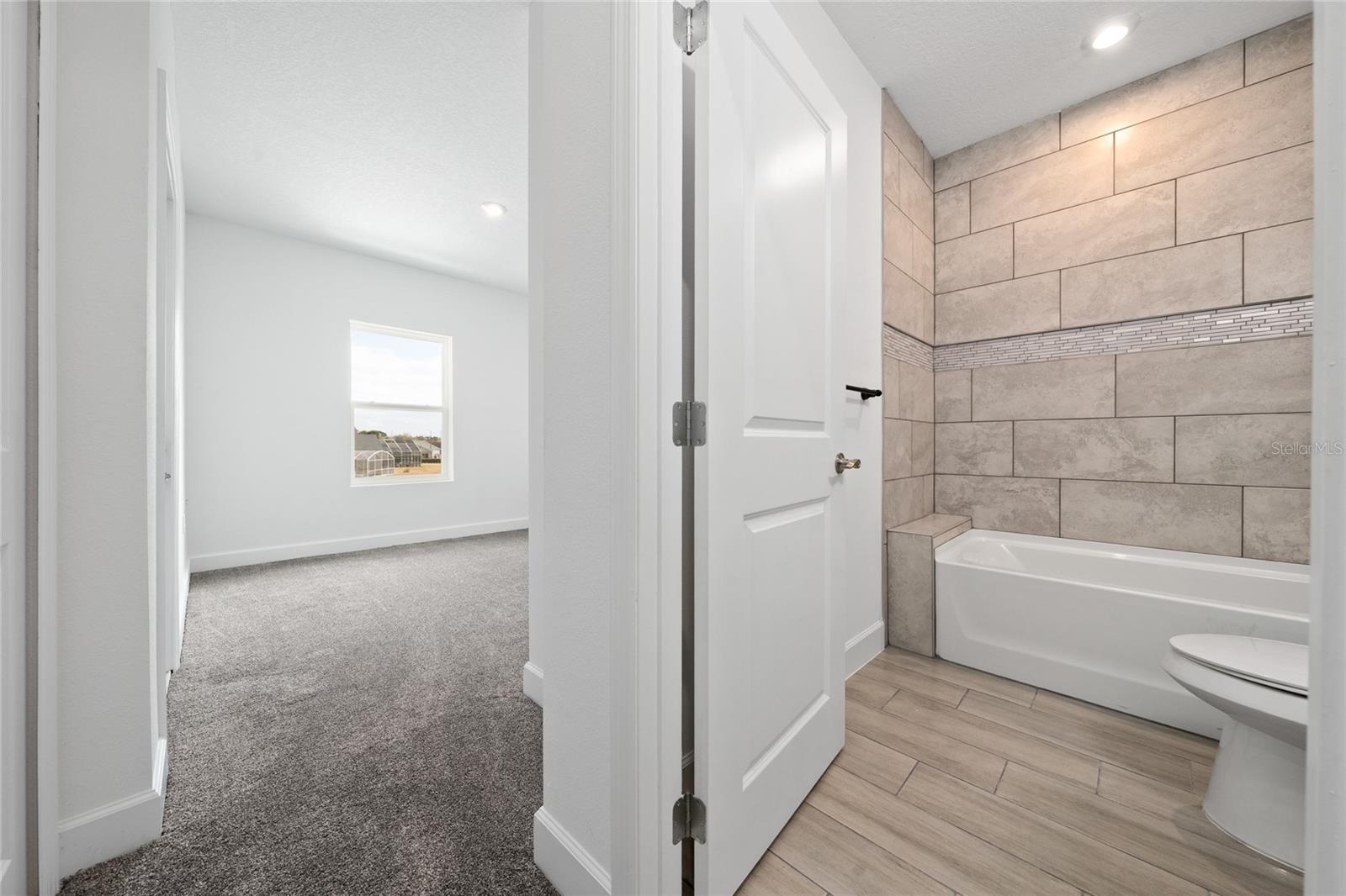 Image 17 of 43 For 460 Lake Shore Parkway