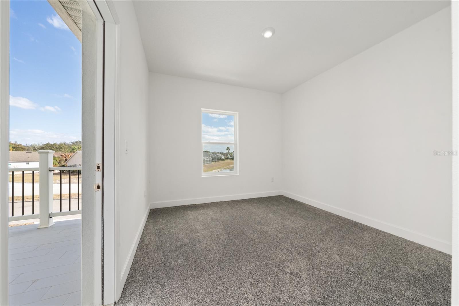 Image 19 of 43 For 460 Lake Shore Parkway