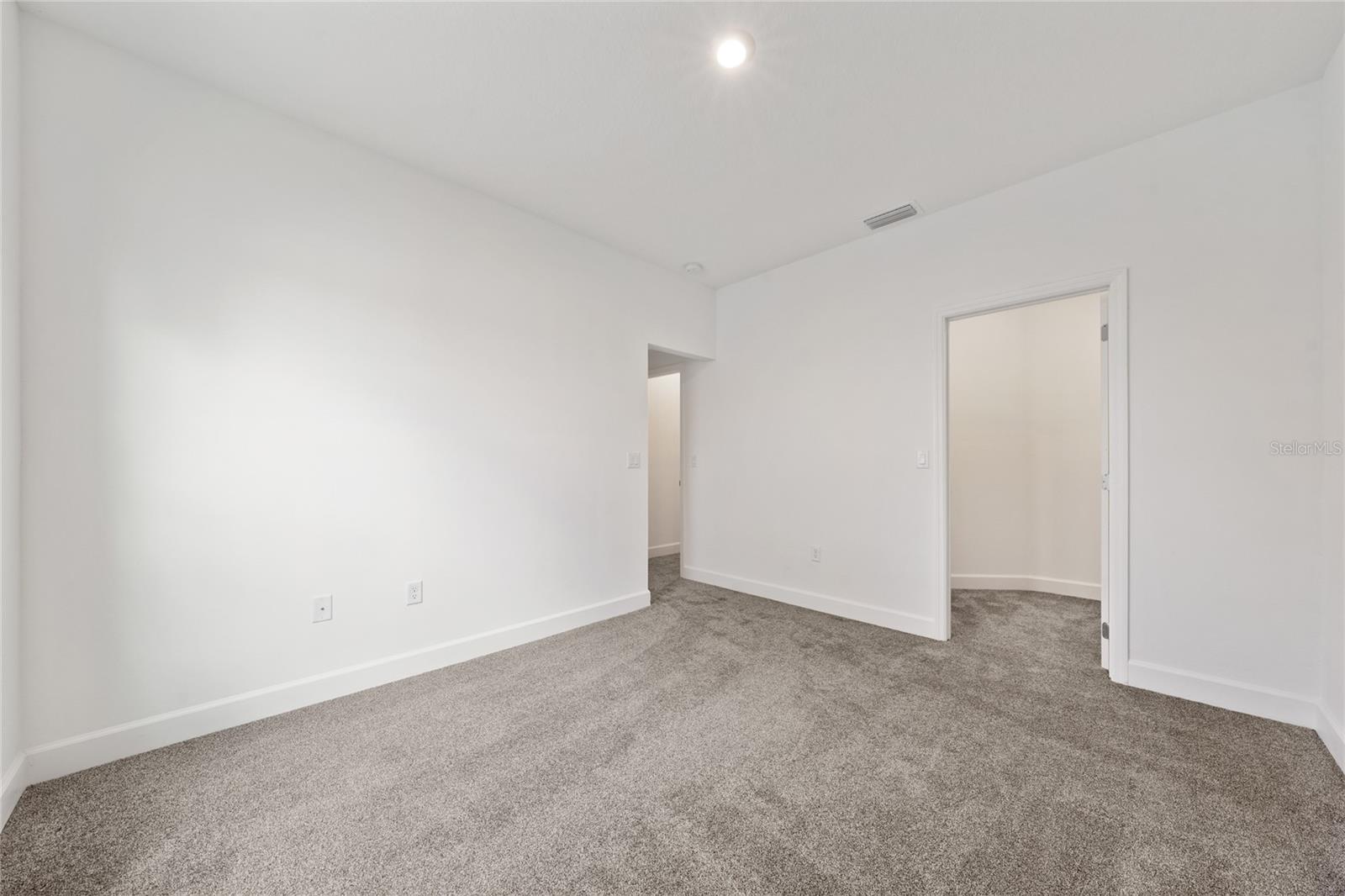 Image 23 of 43 For 460 Lake Shore Parkway