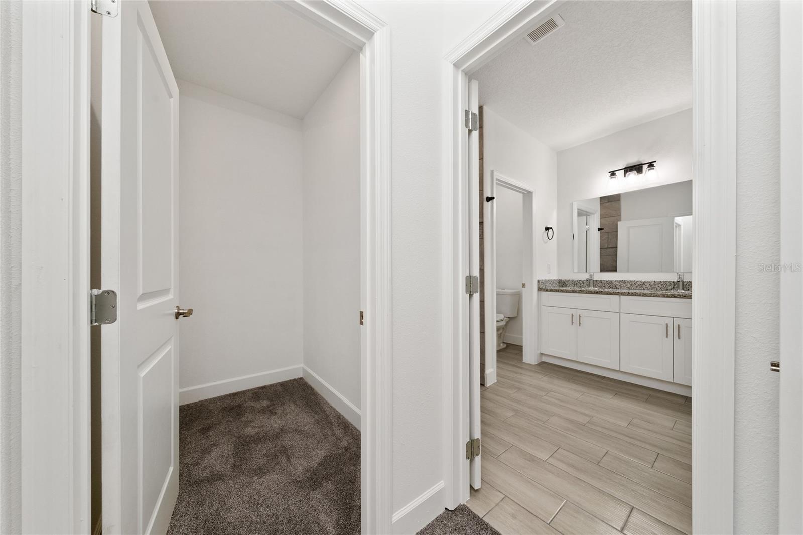 Image 25 of 43 For 460 Lake Shore Parkway