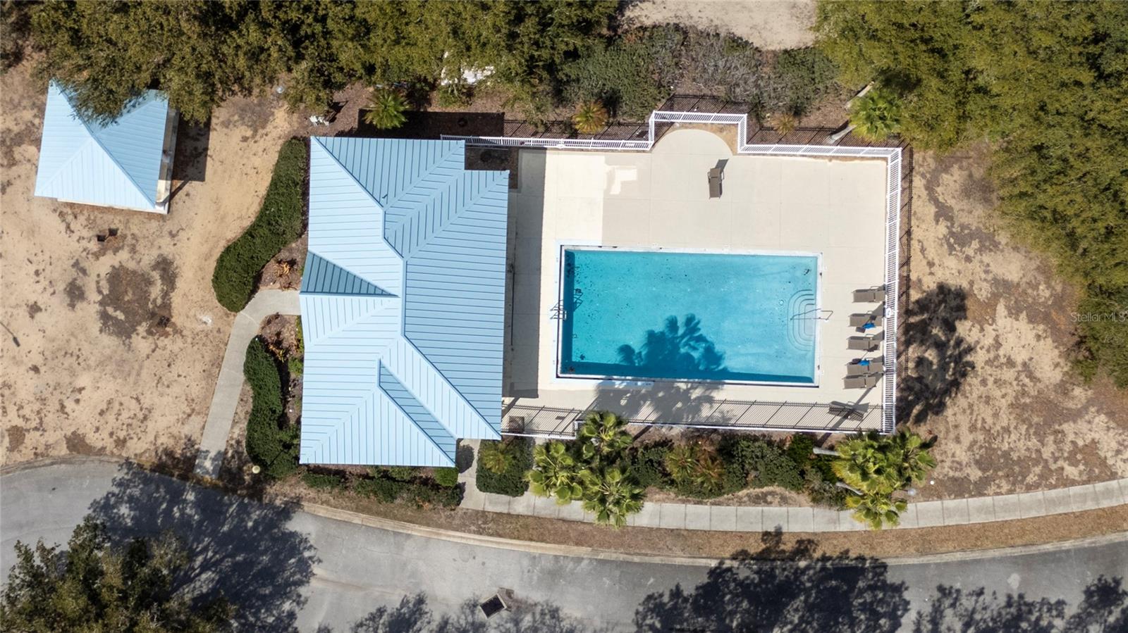 Image 32 of 43 For 460 Lake Shore Parkway