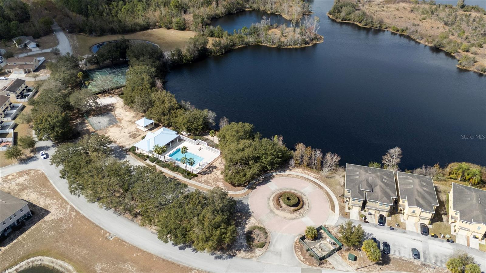 Image 36 of 43 For 460 Lake Shore Parkway