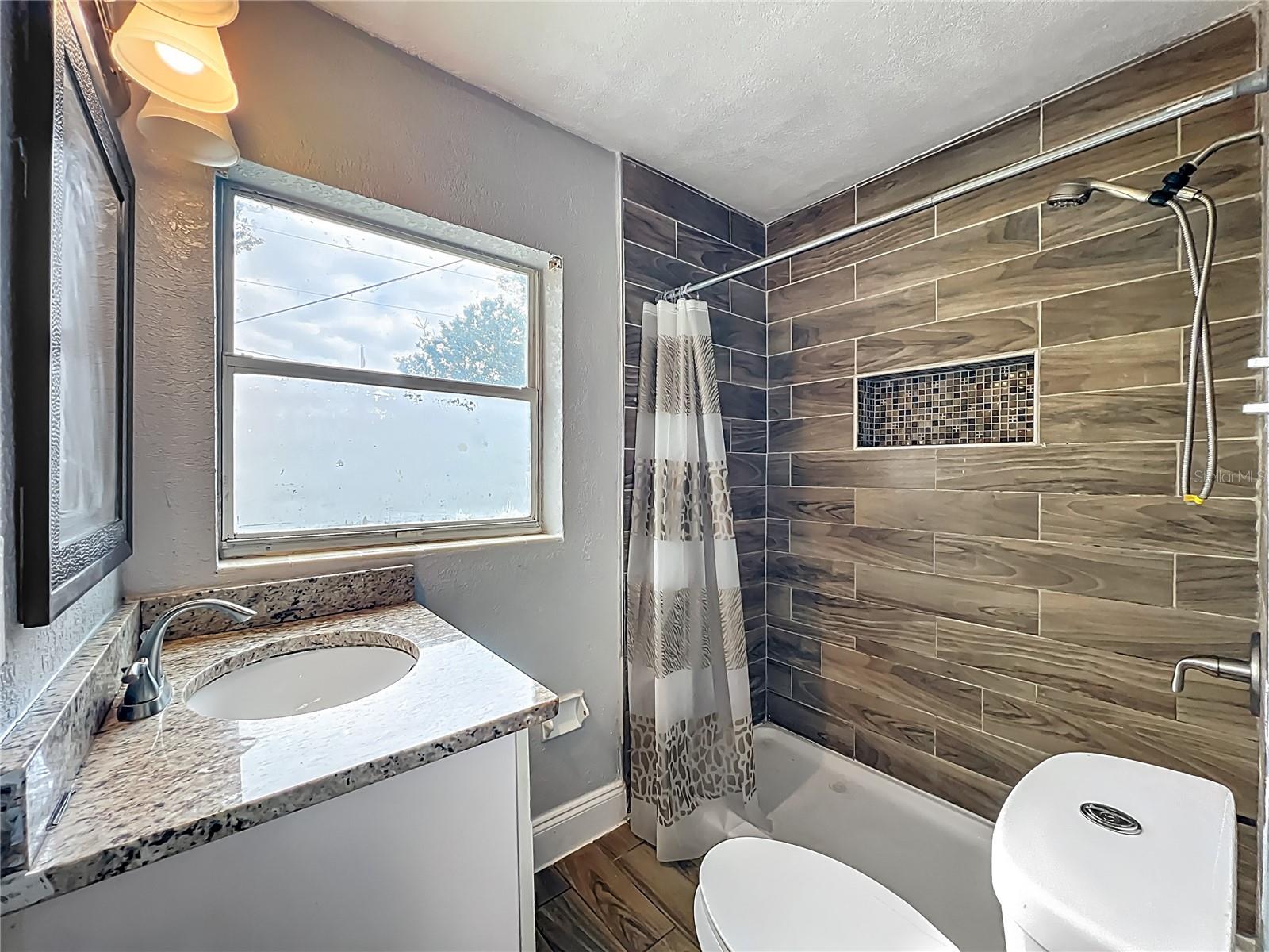 Image 17 of 25 For 1 Solandra Drive