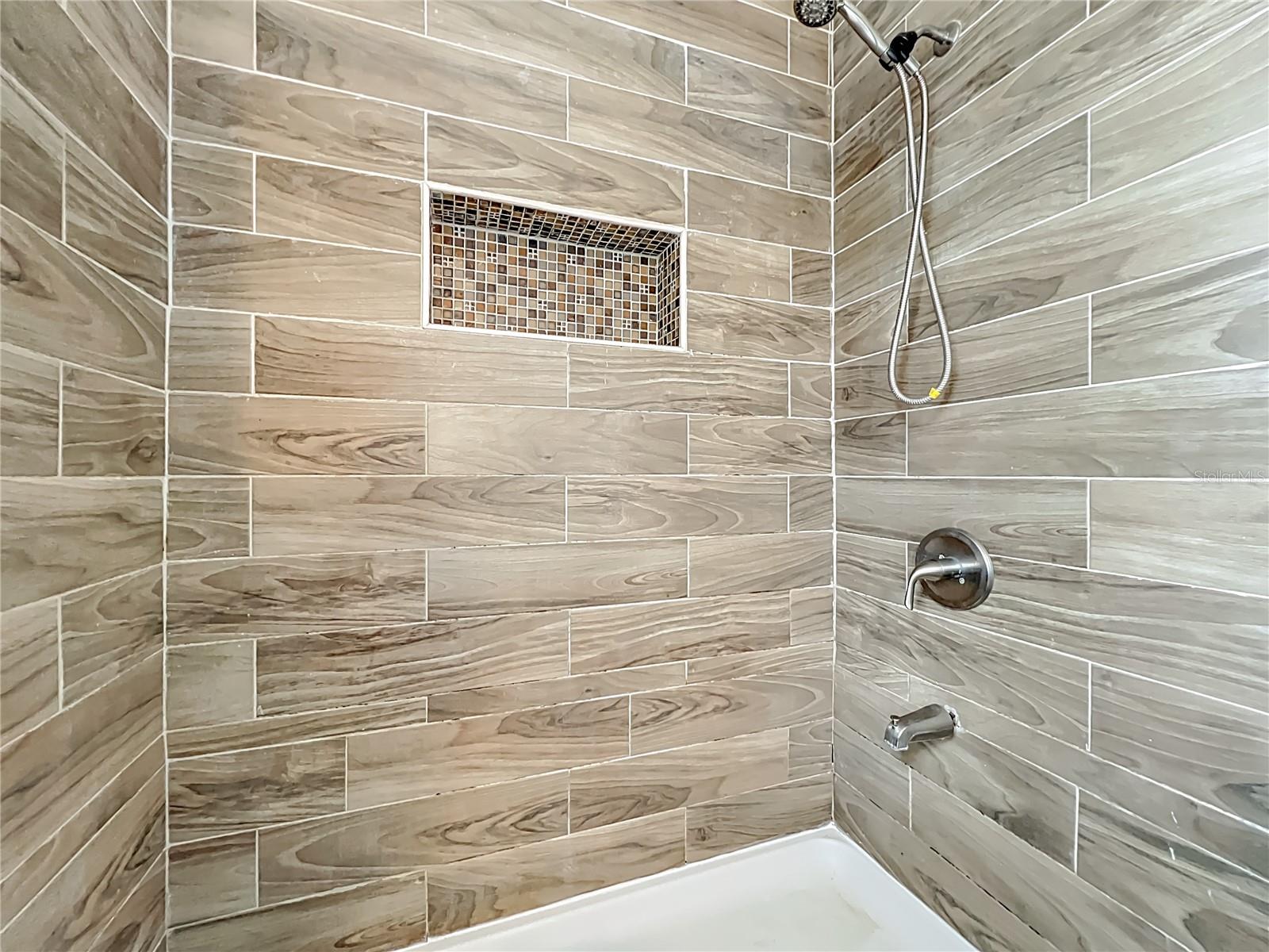 Image 18 of 25 For 1 Solandra Drive