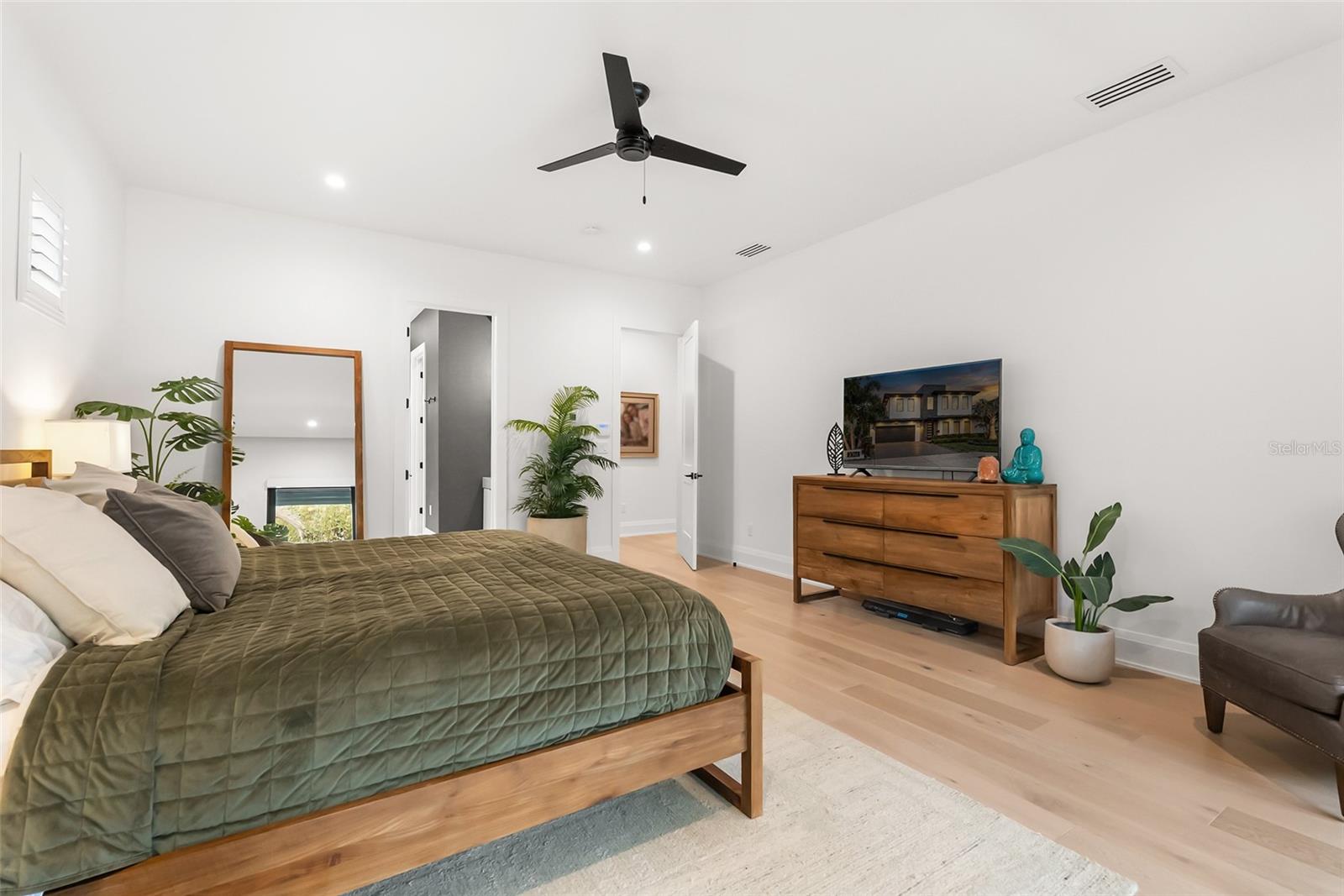 Image 20 of 55 For 3316 Helen Avenue