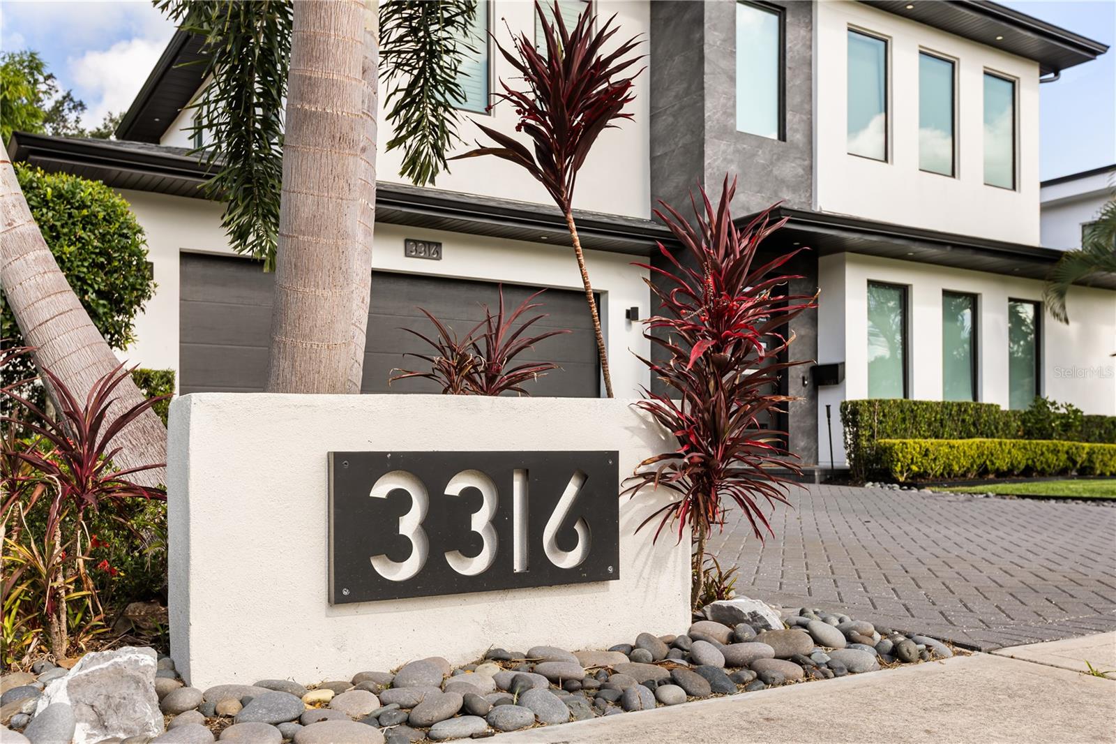 Image 3 of 55 For 3316 Helen Avenue