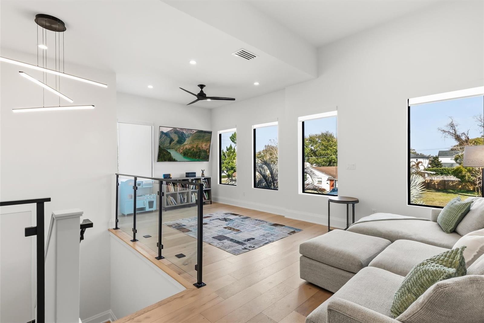 Image 36 of 55 For 3316 Helen Avenue