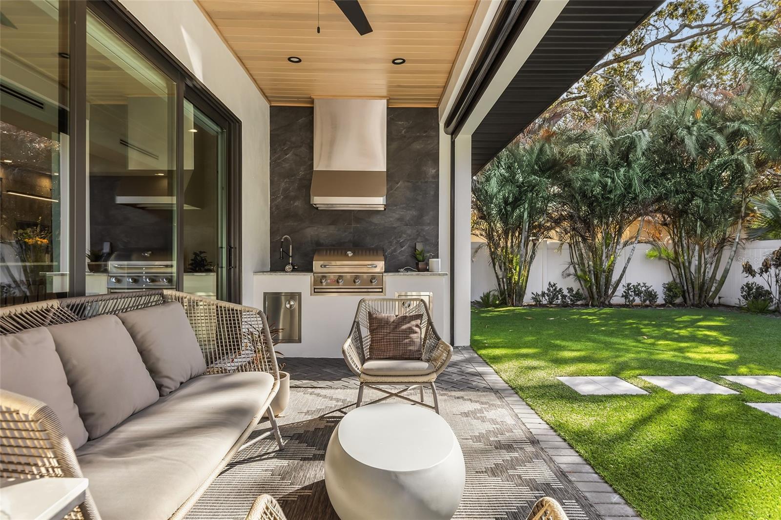 Image 37 of 55 For 3316 Helen Avenue