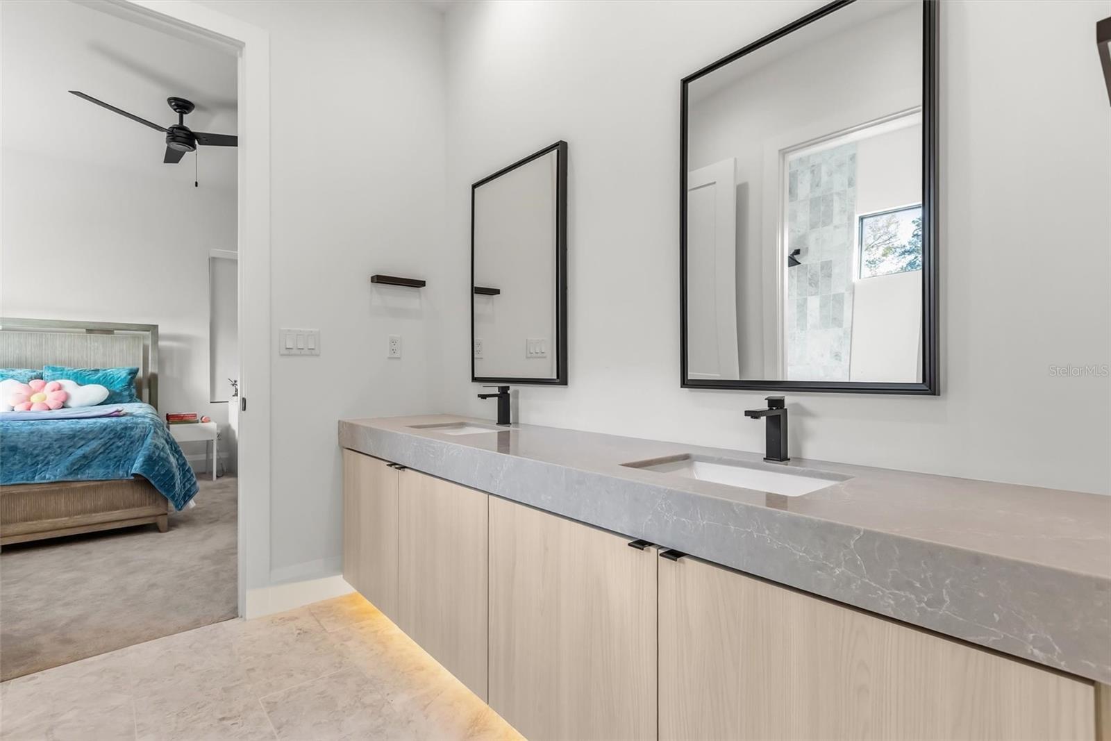 Image 43 of 55 For 3316 Helen Avenue